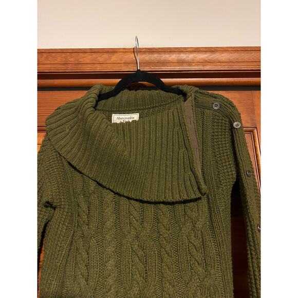 Abercrombie & Fitch Women's Side Button Cable Knit Sweater Army Green Size XS - Picture 2 of 8